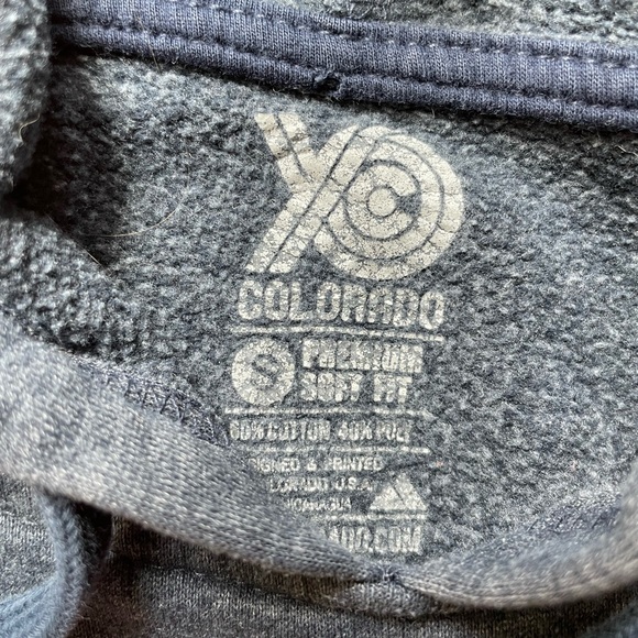 Yo Colorado gray hoodie sweatshirt w/ skier/snowboarder graphic. Size small - Picture 8 of 8